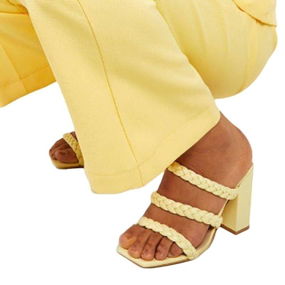 Boohoo Wide Fit Triple Plait Strap Mule in Lemon, Size 7​​​​​​​​